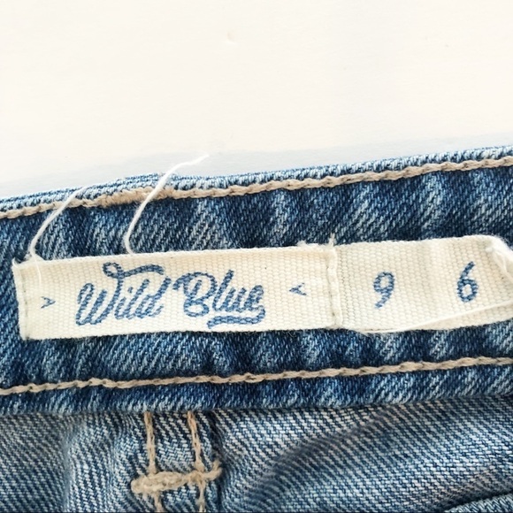 ⭐5 for $25 Wild Blue Busted Knee Distressed High Rise Light Washed Denim Jeans - Picture 8 of 9